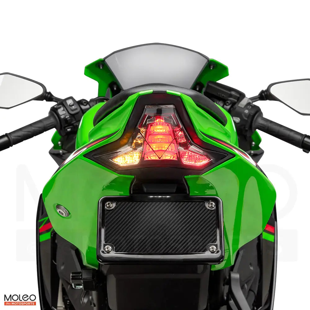 Built in turn signals integrated into all-in-one warning device that combines turn signal & brake light