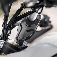 Installation rendering of handlebar risers applicable to Yamaha Tenere 700.