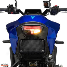 MOLEO integrated tail light with running light and turn signals clearly distinguishable.